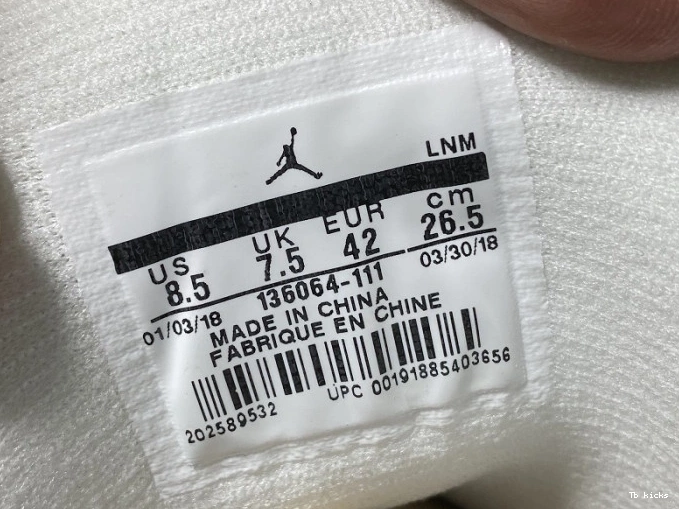 Reps TBK Air Retro White 136064-111 3 Triple Jordan 0815